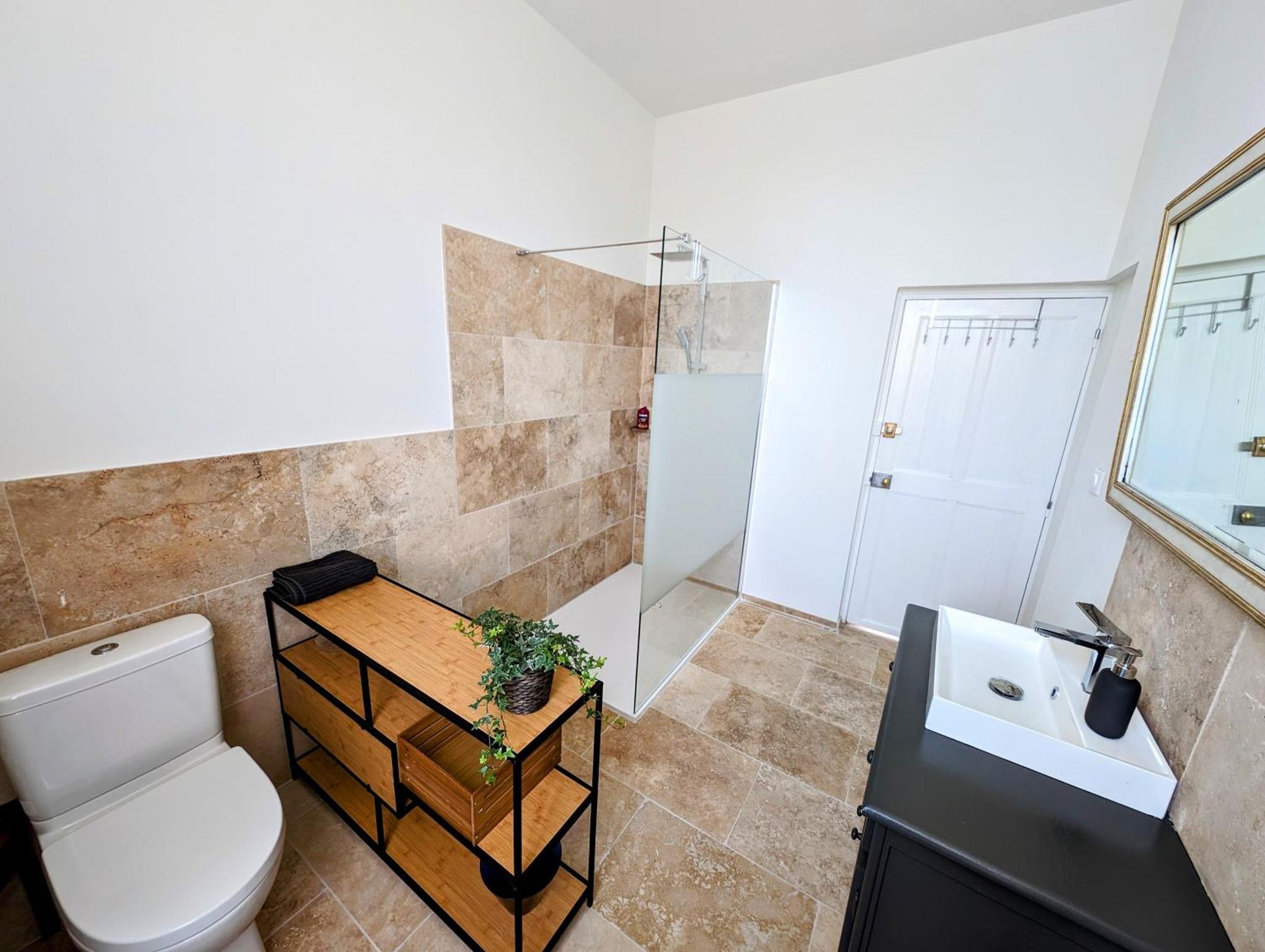 Maison De Style Tout Confort, Position Ideale, Avec Clim Et Petit Exterieur โอรองช์ ภายนอก รูปภาพ